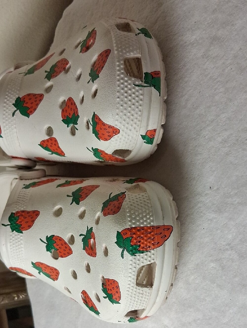 CROCS White Strawberry-Print Classic Clogs - Picture 5 of 8